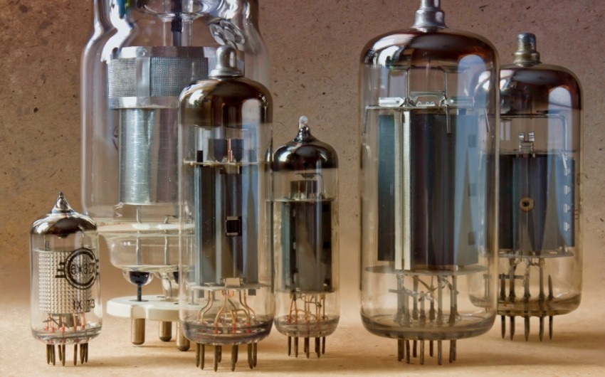 Various tubes for amplifiers in close-up - Amp Tube Replacement