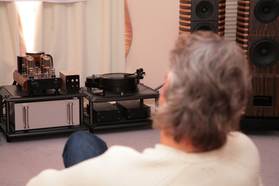 Audiophile enthusiasts swear by tube amplifiers for turntables