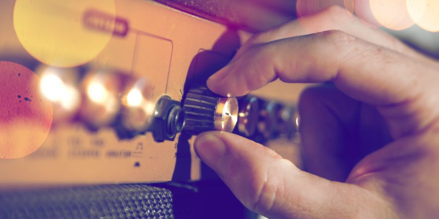 Adjusting a guitar amplifier - How many watts in an amp