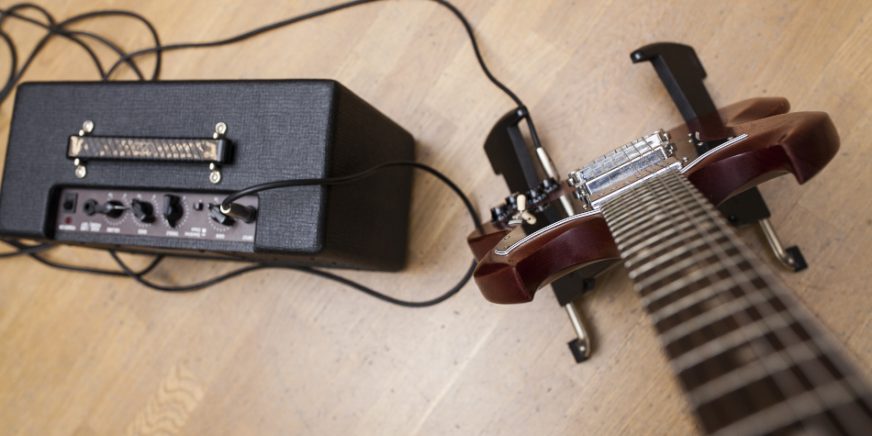 GE-Gitarre mit Verstärker - Digital-Verstärker