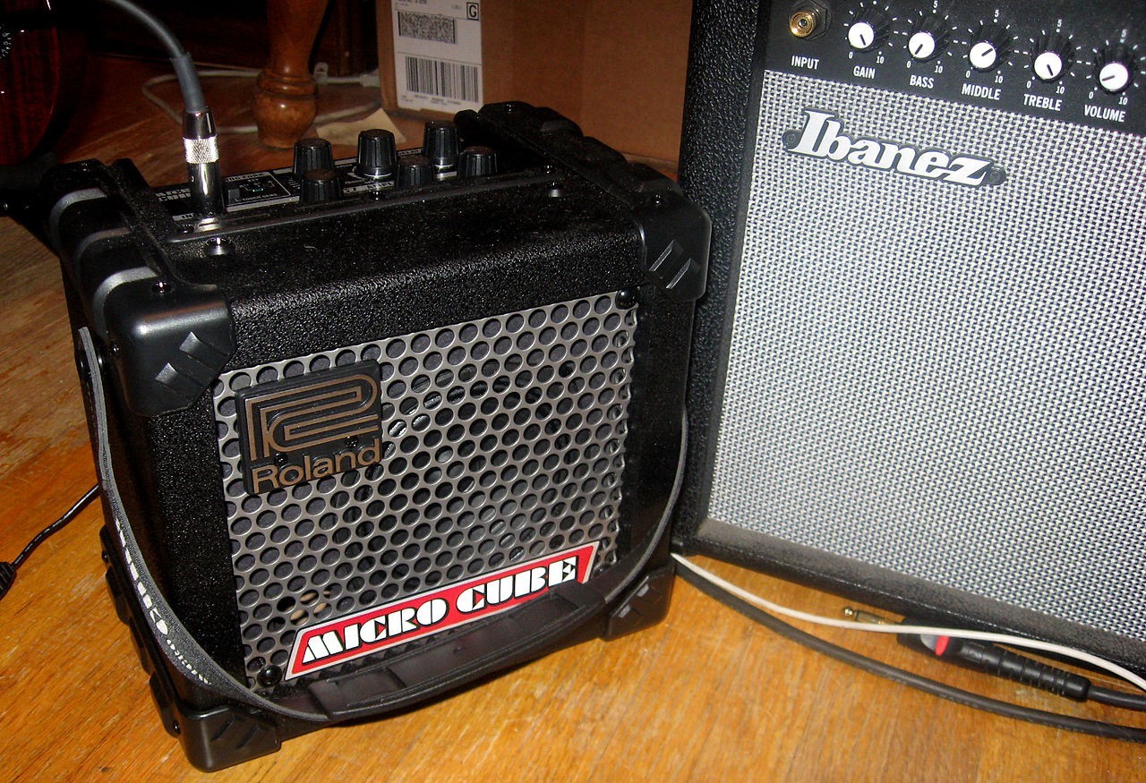Roland Micro Cube (Modeling Amp) und Ibanez Verstärker - Hybridverstärker und Modeling-Amps